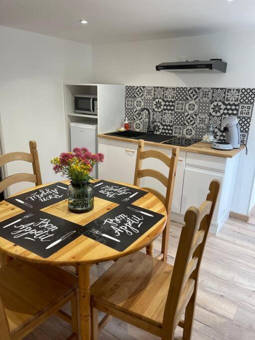 Appart 2 Pieces 35M2,Centre Ville, Parking Gratuit Bourges Exteriör bild